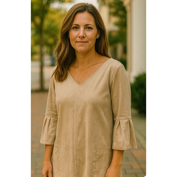 Soft Surroundings Cream Faux Suede 3/4 Bell Sleeves Top Blouse Sz Small Minimal - Picture 1 of 8